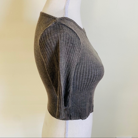 TOPSHOP Ribbed Slashed Gray Crop Top Sz 2 - Picture 5 of 7